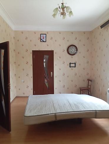 işlenmiş carpayı: Taxt 200/1.80 ölçüde matras daxil.Bahali ve cox mohkem mebeldir — 1