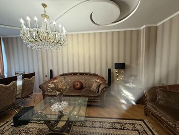 yastiq uzu: Klassik divan, Divan