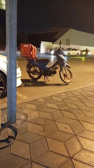 4 tekerli moped: Çatdırılma üçün motosiklet və termal çanta dəsti - Tip: Skuter tipli — 1