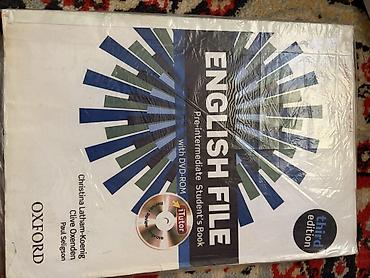 Учебник: English File. Pre‑Intermediate Student’s Book (Third Edition)