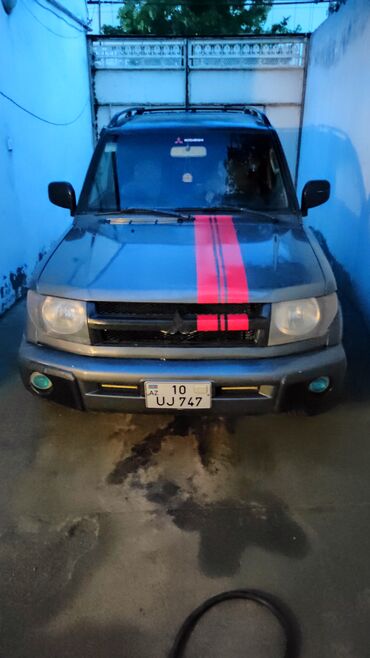 pajer: Mitsubishi Pajero: 2 l | 1999 il | 413 km Ofrouder/SUV