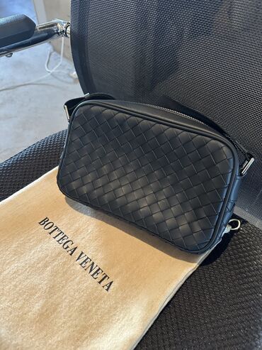 сколько стоят золотые обручальные кольца: Барсетка, Bottega Veneta, Материал: Натуральная кожа, Застежка на молнии, Новый