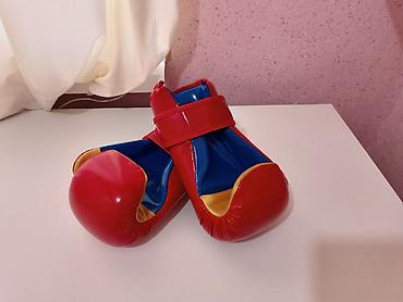 Шлемы: Продаю б.у амуницию для тхэквондо, совсем изношенных нет, пятна на — 2