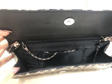 Çantalar: Tıqrovıy 15azn dıgeri 10azn,karıcnıvıy 15 — 8