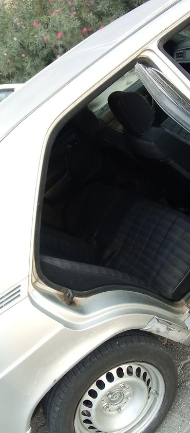 Mercedes-Benz: Mercedes-Benz 190 (W201) sedan - Kuzov: 4 qapılı sedan, gümüşü rəng - — 7