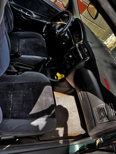 Mazda: Mazda 626: 1997 г., 1.8 л, Механика, Бензин, Седан — 8