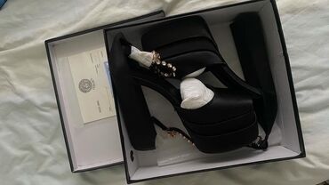 туфли на платформе 36 размер: Туфли Versace, 36, цвет - Черный