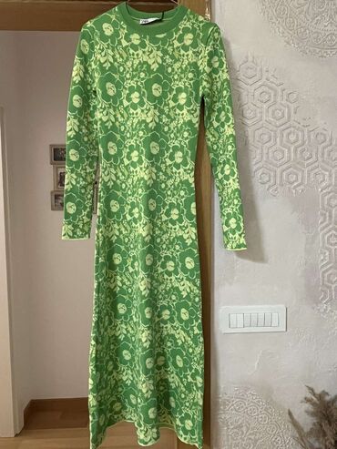 zelena haljina sa sljokicama: Zara S (EU 36), bоја - Zelena, Drugi stil, Dugih rukava