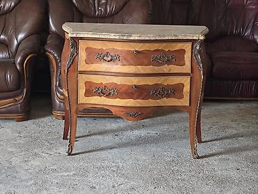 sofa od kože: Komoda sa mermernom pločom – barok/rokoko stil - Elegantna komoda sa — 1