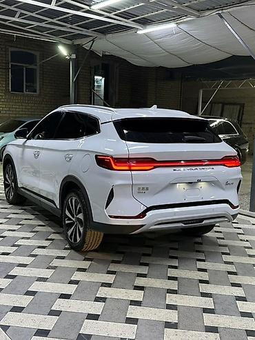 бронзовый чанган q05: BYD Song Plus: 2024 г., Гибрид, Кроссовер — 7