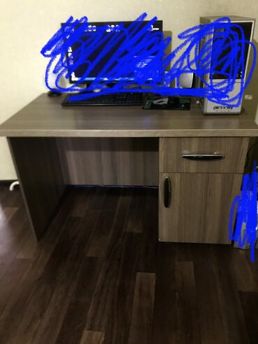 Другие столы: Продаю стол удобно для компьютера. Делали по своим размерам из at lalafo.kg Другие столы: Продаю стол удобно для компьютера. Делали по своим размерам из