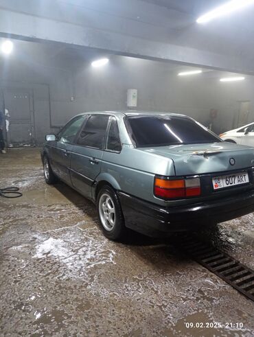 двигател пасат: Volkswagen Passat: 1988 г., 1.8 л, Газ