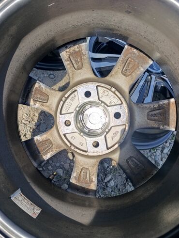 Диски: Литые Диски R 14 Комплект, отверстий - 4, Б/у at lalafo.kg — 16 Диски: Литые Диски R 14 Комплект, отверстий - 4, Б/у — 16