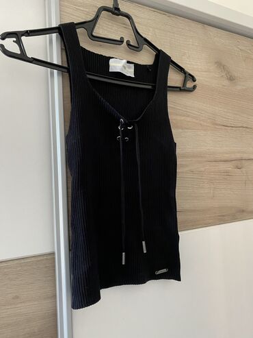 guess icon majica: XS (EU 34), Viscose, Single-colored, color - Black