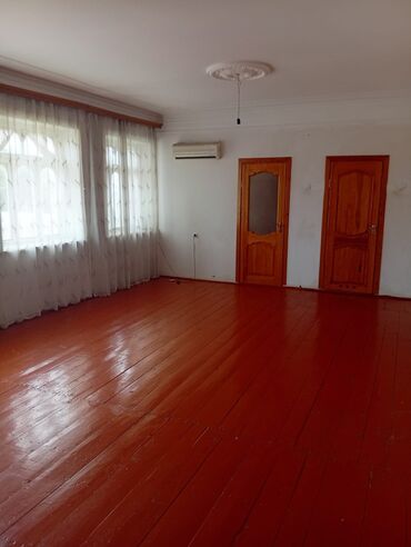 Uzunmüddətli kirayə evlər: Kirayə/icarə üçün iki mərtəbəli həyət evi (giriş və daxili plan) - — 5