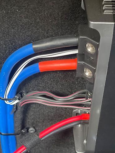 Digər aksesuarlar: 4 eded apoclypse kalonka 800 rms aponun basofqasi 5250 maqintafon — 1