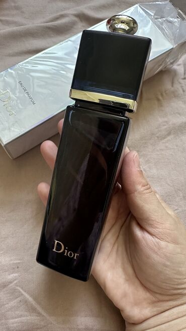 новые кроссовки: Dior оргинал парфюм 100мл