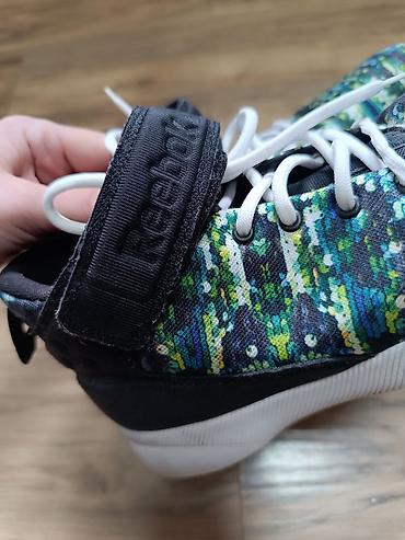 Patike: Reebok patike sa šarenim printom i kaišem na čičak - Model: visoke — 6