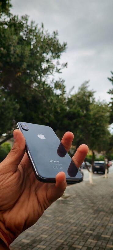 Apple iPhone: IPhone X, 64 GB, Qara