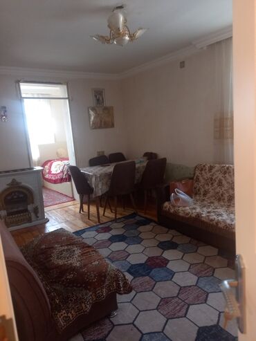 Uzunmüddətli kirayə mənzillər: Ev pasolkada temurov xestaxanasinin yani 1 otaq 2 ye duzelib — 7