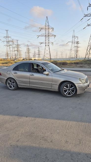 kia forte 2018: Mercedes-Benz C-Class: 2.2 l | 2001 il Sedan — 2