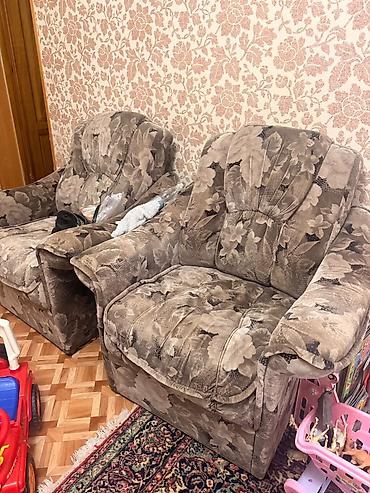 продаю тошок: Прямой диван, Б/у — 2