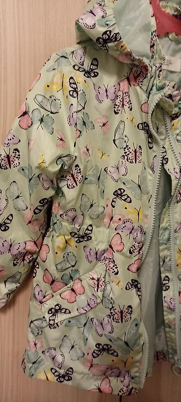 на годик: Продаю куртку на осень-весна H&M на рост 104, 3-4 годика — 2