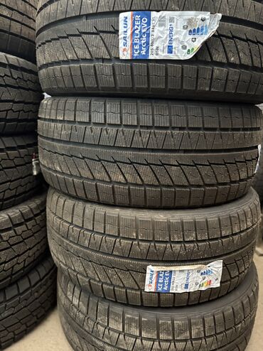 Шины: Шины 285 / 40 / R 22, Зима, Новый, Комплект, Внедорожные (АТ/МТ), Китай, Sailun