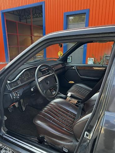 мереке авто: Mercedes-Benz W124: 1991 г., 2.3 л, Кол менен иштөөчү, Бензин, Седан — 6