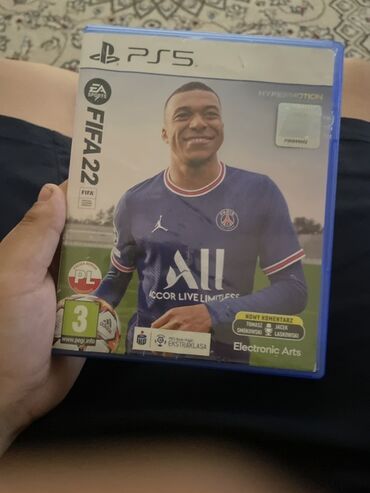 диск фифа 22: Игра FIFA 22 для игровой консоли PlayStation 5. На обложке изображен