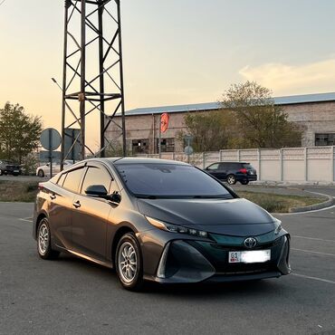 экономичные машины: Toyota Prius: 2016 г., 1.8 л, Вариатор, Гибрид, Хэтчбэк