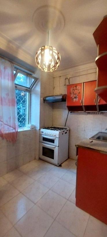 samaxi kirayə ev: Bakı, 3 otaqlı, Köhnə tikili, m. Neftçilər, 70 kv. m — 3