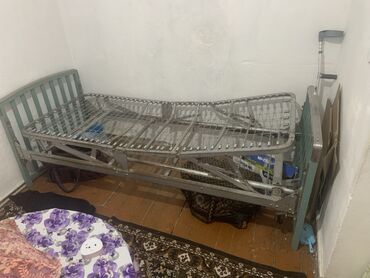 электрическая коляска для инвалидов цена: Медицинская функциональная кровать с механической регулировкой