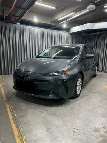 Toyota: Toyota Prius: 2021 г., 1.8 л, Робот, Гибрид, Хэтчбэк