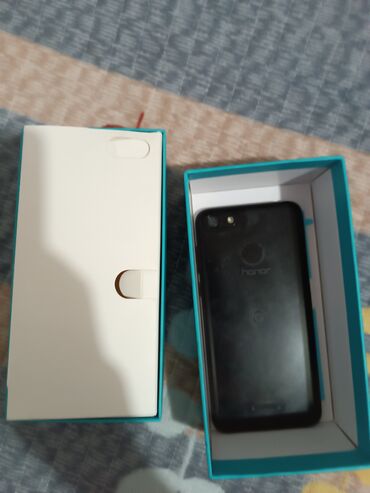 старые телефоны: Honor 7A, Б/у, 16 ГБ, цвет - Черный, 2 SIM