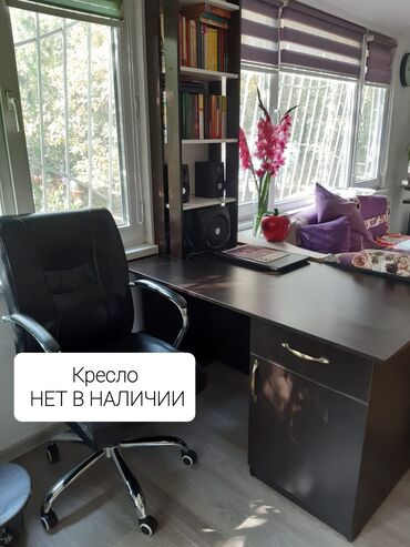 стол полка: Комплект офисной мебели, Стол, Полка, цвет - Черный, Б/у