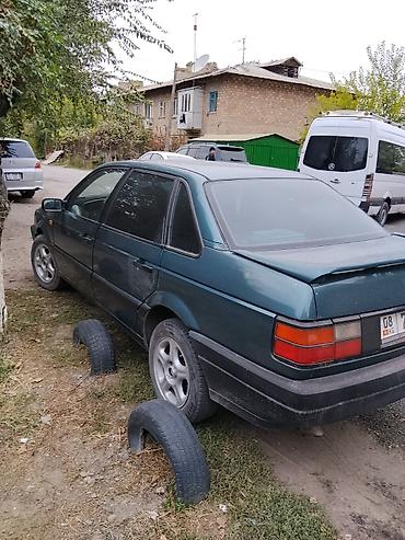 Volkswagen Passat: 1990 г., 1.8 л, Механика, Бензин, Седан at lalafo.kg Volkswagen Passat: 1990 г., 1.8 л, Механика, Бензин, Седан