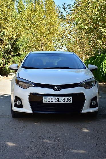avtomobil diski: Toyota Corolla sedan – ağ rəng, modern dizaynlı ön barmaqlıq və LED — 1