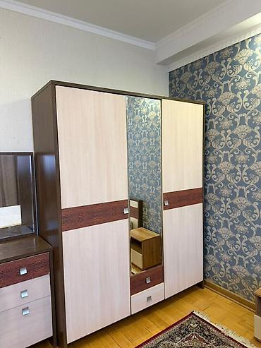 Спальные гарнитуры: Спальный гарнитур в современном стиле Состав комплекта: - Кровать — 10