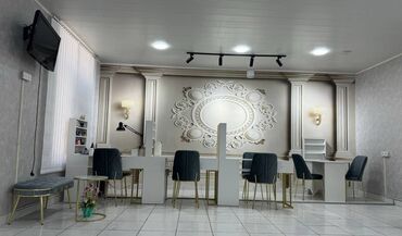 Digər ixtisaslar: Manikür Masaları icarəyə verilir 70 manat .Salon Şəxsi olduğu üçün bu