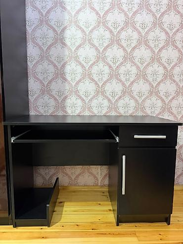 işlənmiş ofis stolu: Komputer masası. Ünvan Biləcəri DSK yolu — 2