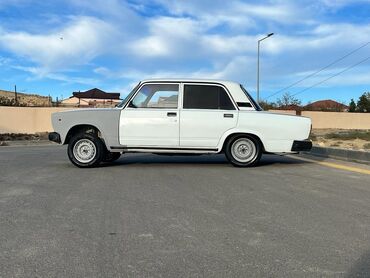 sedan maşınlar: VAZ (LADA) 2107: 1.6 l. | 1999 il | 17000 km. Sedan