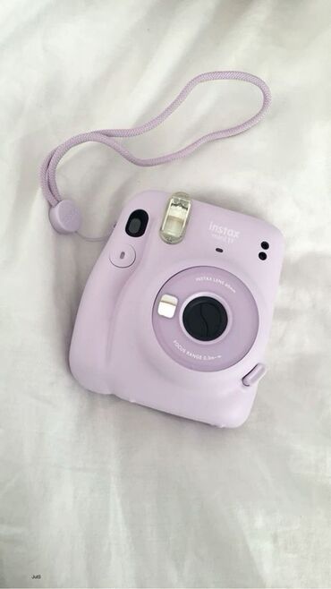 фотоаппарат для инстаграм: Fujifilm Instax Mini 11 – bənövşəyi rəngdə instant fotoaparat