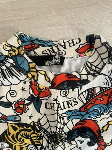 Dəstlər, kostyumlar: Svitşot, Moschino, S (EU 36)
