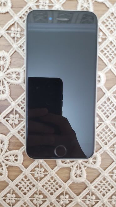 iphone se 2020 бу: IPhone SE 2020, 64 GB, Starlight, Qırıq, Barmaq izi, Simsiz şarj