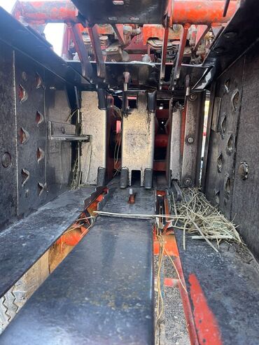 Тюковые пресс-подборщики: Тюковый пресс-подборщик (поршневой), красный. Назначение: - Подбор — 12