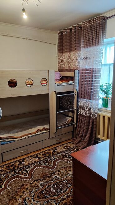 ленском дома: 70 м², 4 комнаты, Старый ремонт Кухонная мебель