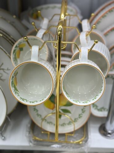 набор посуды люминарк 19 предметов: Набор посуды с ярким лимонным мотивом, включающий чашки, блюдца
