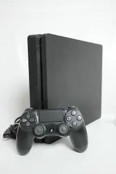 PS4 (Sony Playstation 4): U ponudi Sony Playstation 4. Konzola je SLIM model, odlično očuvana — 15