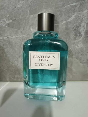 Parfemi: Toaletna voda Givenchy Gentlemen Only dolazi u elegantnoj staklenoj — 1